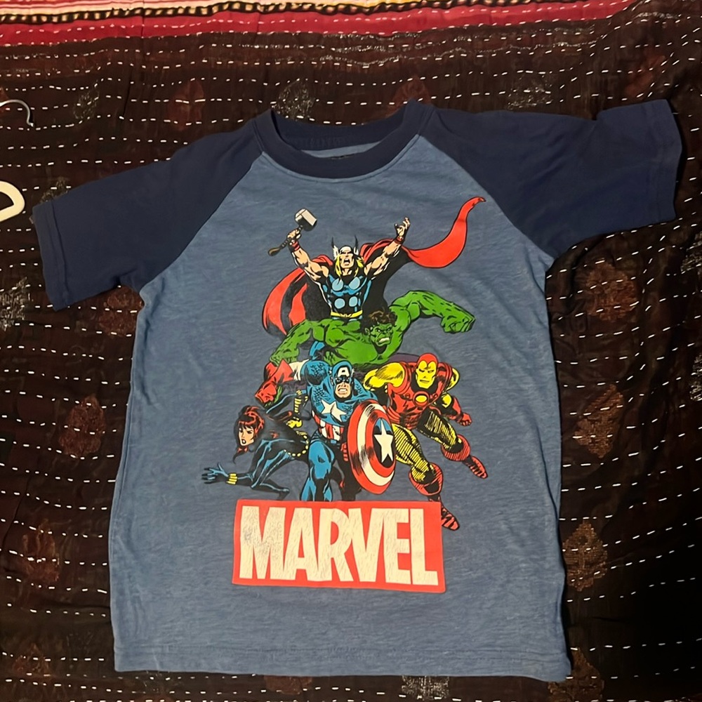 Marvel comic tee shirt youth size 6. EUC
